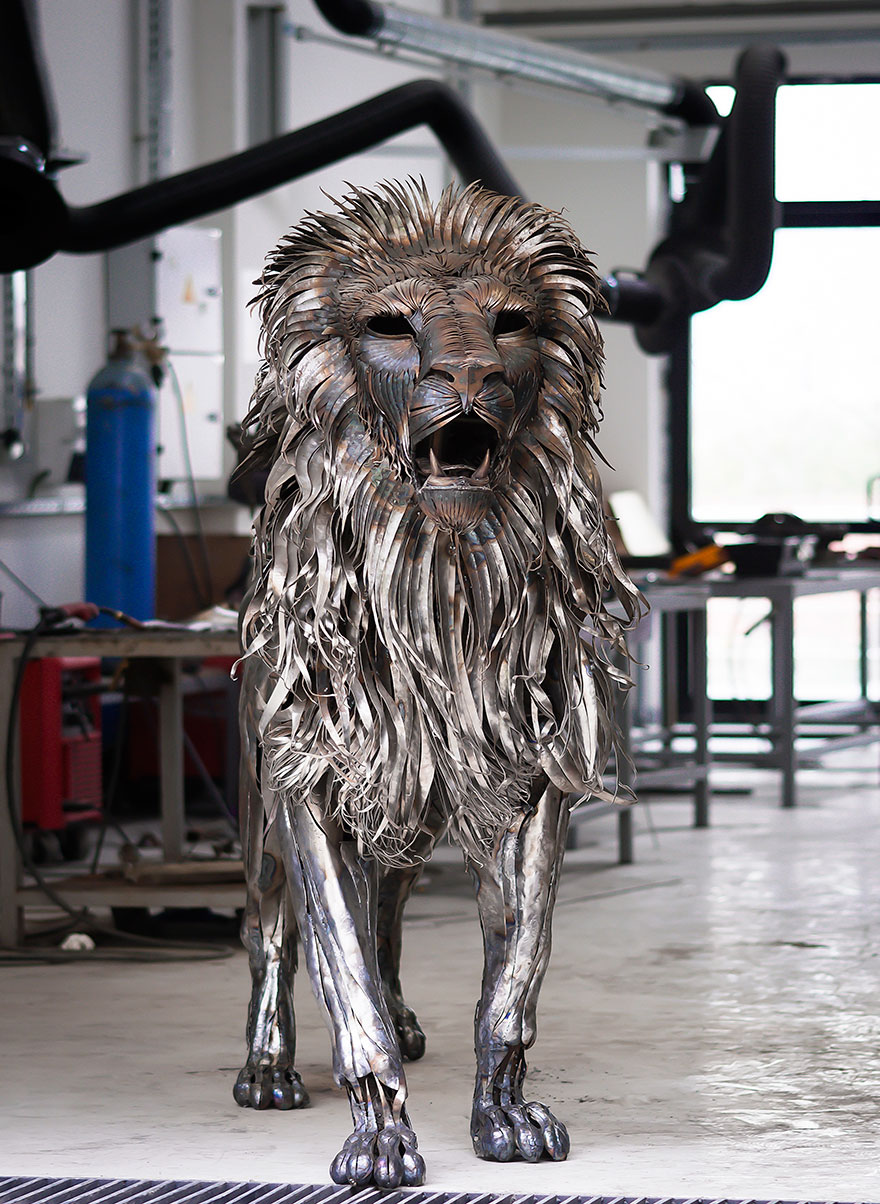 aslan-metal-lion-sculpture-selcuk-yilmaz-10