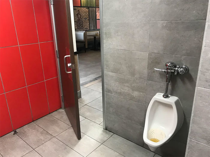 Restaurant washroom