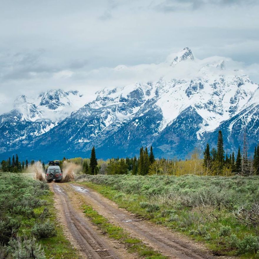 Across country. Северная Америка. Jackson hole tram. Jackson traveler.