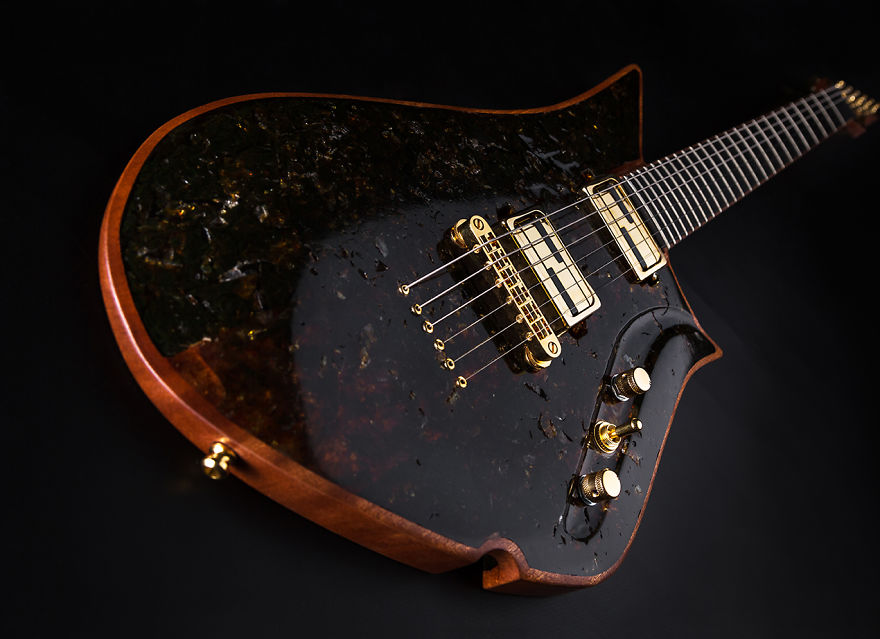 Amber black. Lava Drops Guitars. Lava Guitars Amber. Electric Guitar Lava. Lava Guitars Литва.