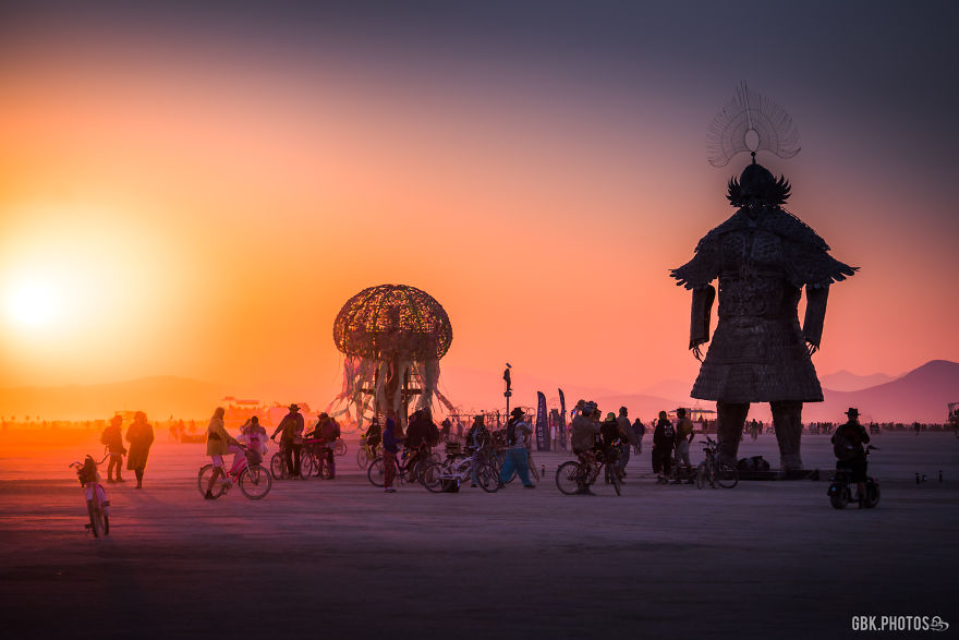 Burning man 18. Шди Мэн.