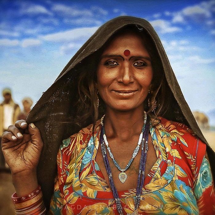 Portrait of a gypsy woman, taken at the Pushkar fair grounds. 