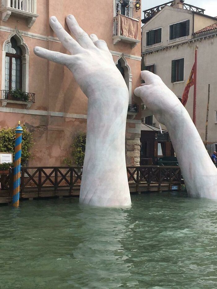 Italian Sculptor Lorenzo Quinn’s Massive New Sculpture