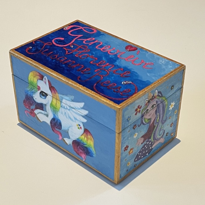 I Painted A Unicorn Tooth Box For My Daughter (13 Pics)