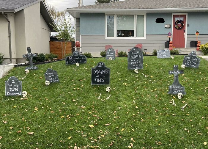 Found These Halloween Decorations In My Community This Morning