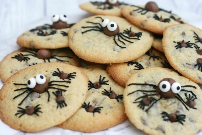 These Halloween Spider Cookies Are A Really Fun And Easy Halloween Bake For Kids To Do
