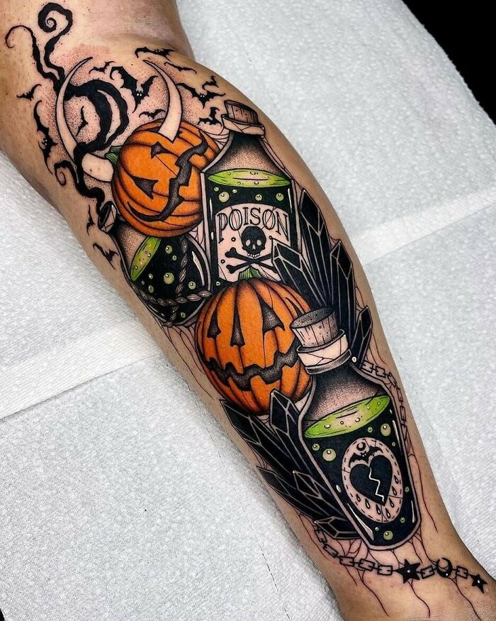 ourfa zinali  on Instagram fresh fill by chaunlegend do you love the  color i chose for spooky season  my finger tattoos were done by  emscottla a lot of you