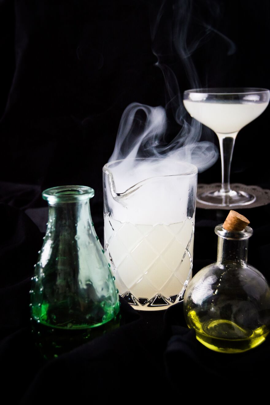 Unofficial Harry Potter Inspired Cocktail Book - Fantastic Drinks And How To Make Them