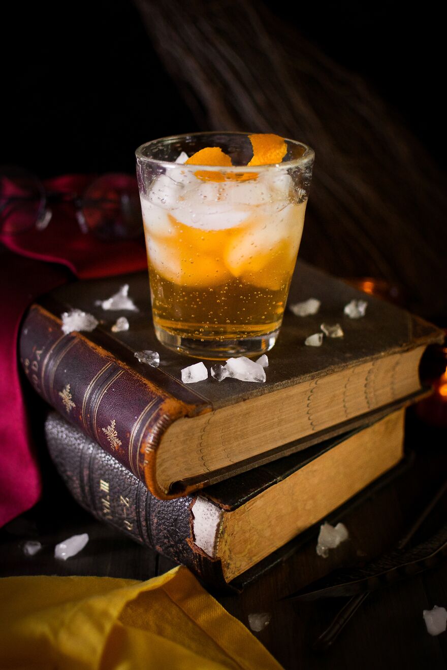 Unofficial Harry Potter Inspired Cocktail Book - Fantastic Drinks And How To Make Them