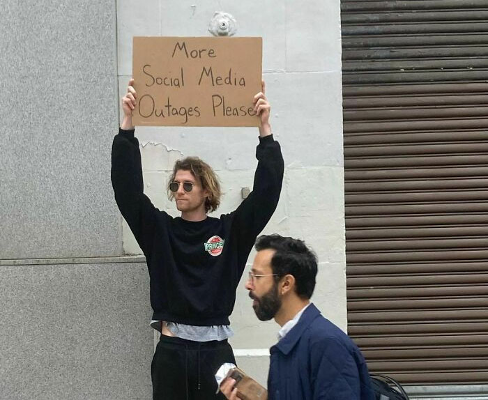 Dude Keeps Protesting Annoying Everyday Things With Funny Signs (30 New Pics)