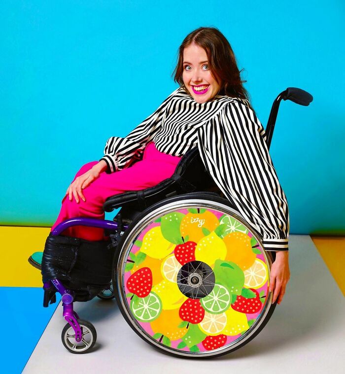 https://www.boredpanda.com/blog/wp-content/uploads/2021/11/These-Sisters-turn-wheelchairs-into-works-of-art-with-colorful-wheel-covers-61978313b2f54__700.jpg