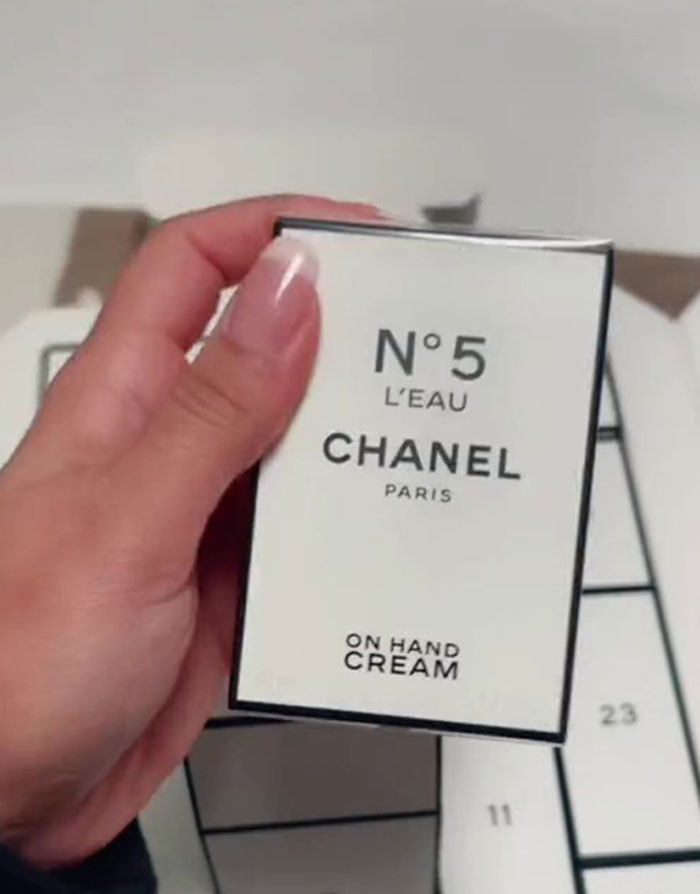☾ divya on X: CRYING at this woman who bought a $825 Chanel advent calendar  and it's full of freebies and stickers and then she got BLOCKED by chanel  and now their