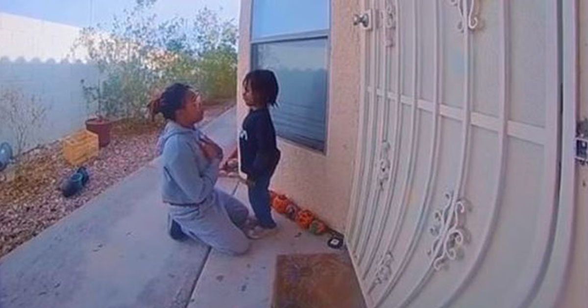 Mom Shows Excellent Parenting Skills By Calming Down Her Angry 5-Year ...