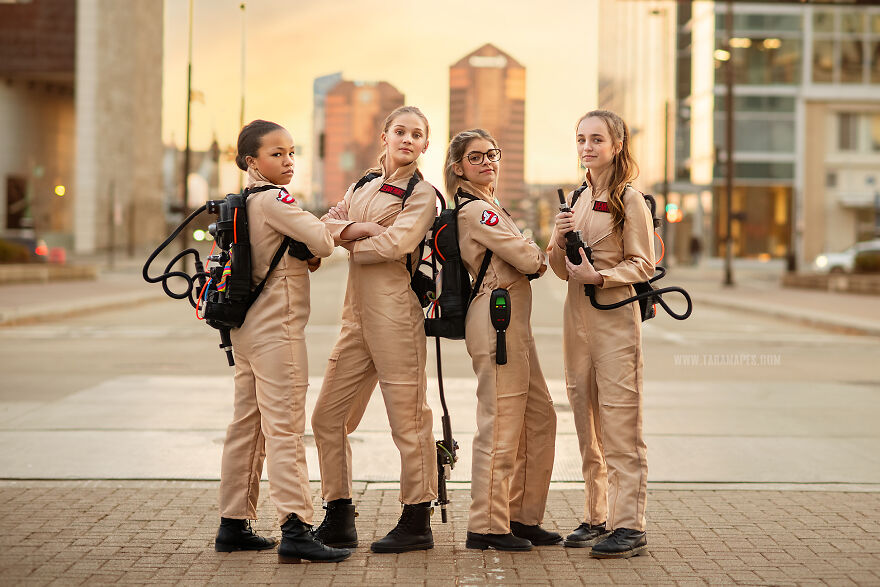 I Found An Ecto-1 Car And Recreated Scenes From Ghostbusters