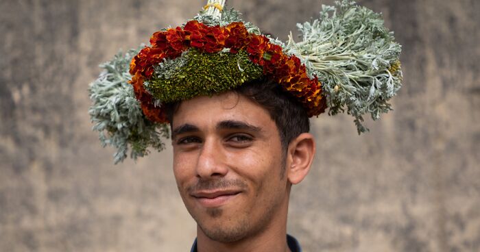 In Saudi Arabia, I Met Flower Men That Wear Flower Crowns To Enhance Both Beauty And Health