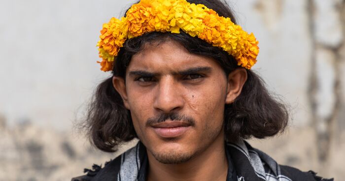 On My Trip To Saudi Arabia, I Met Male Members Of The Qahtan Tribe - Flower Men