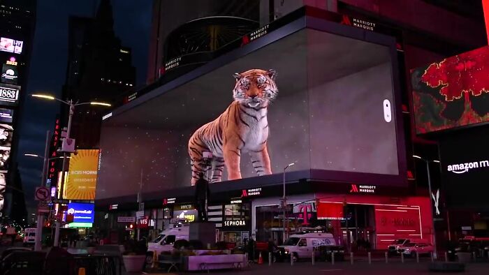 The birth of a new spatialism: the trend of 3D billboards