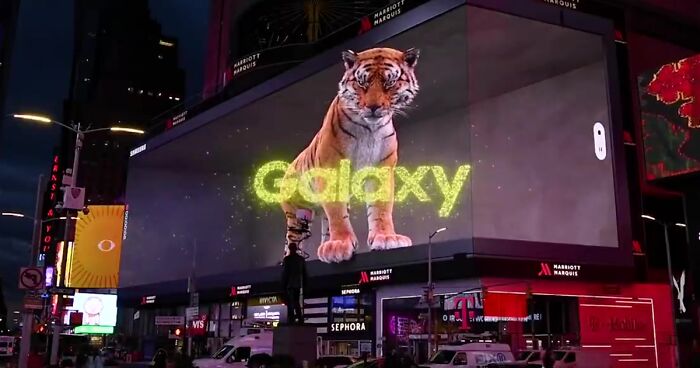 Giant Hyper-Realistic 3D Tiger Billboard Appears In World’s Biggest Metropolises, Mesmerizes The Passersby