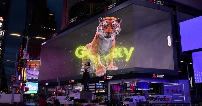 Giant Hyper-Realistic 3D Tiger Billboard Appears In World’s Biggest Metropolises, Mesmerizes The Passersby