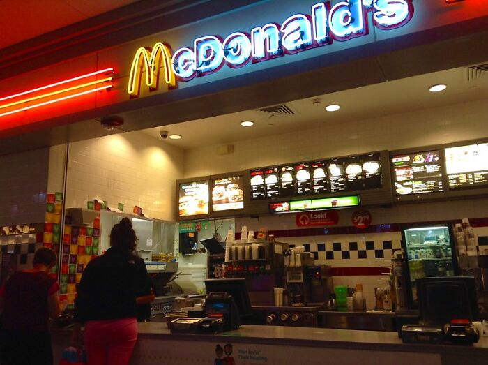 McDonald's Worker 'Rage-Quits' by Posting Sign Saying They Hate