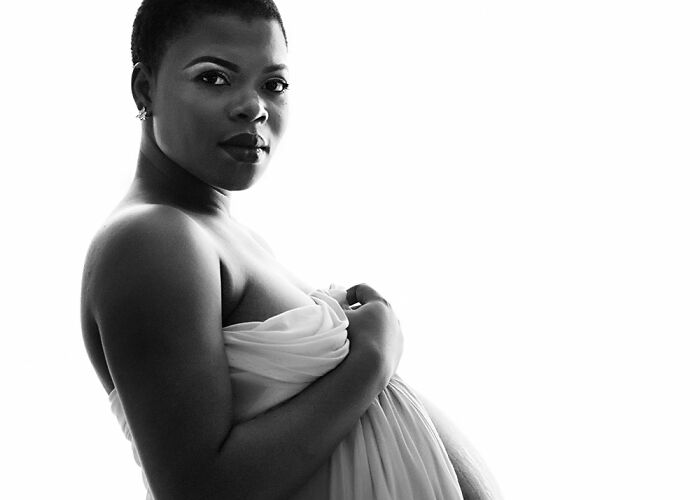 I Take Photos Of Pregnant Women To Show How Strong They Are
