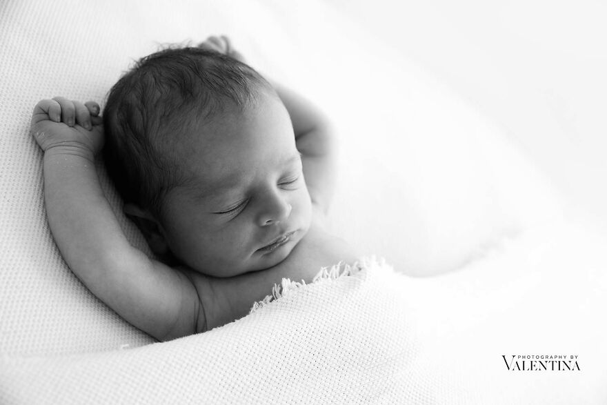 I Photograph Newborn Babies In The Most Simple Way