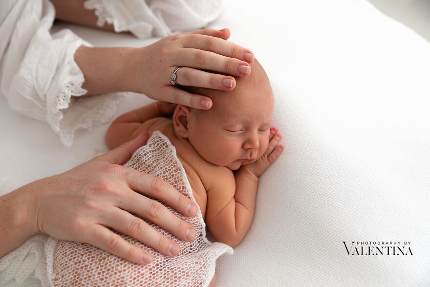 I Photograph Newborn Babies In The Most Simple Way