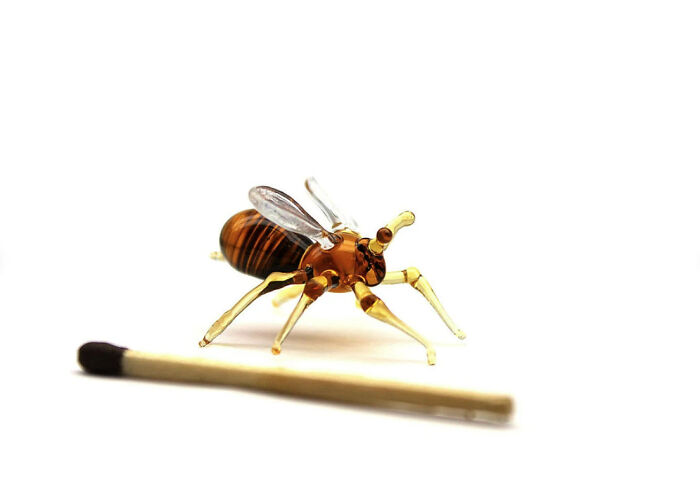 I Make Miniature Animals And Insects Out Of Glass