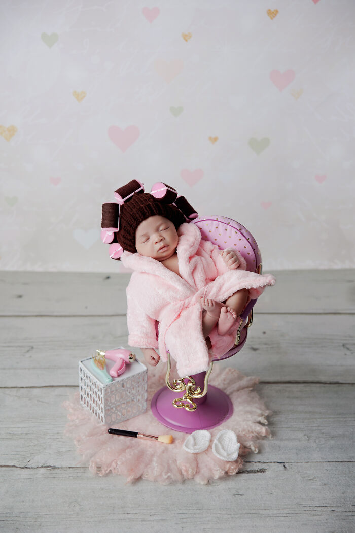 I Made A Hairstylist Newborn Photography Session (5 Pics)