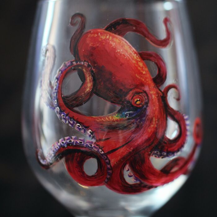 “Weird Wine” My Realistic Octopus Glass Paintings (17 Pics)