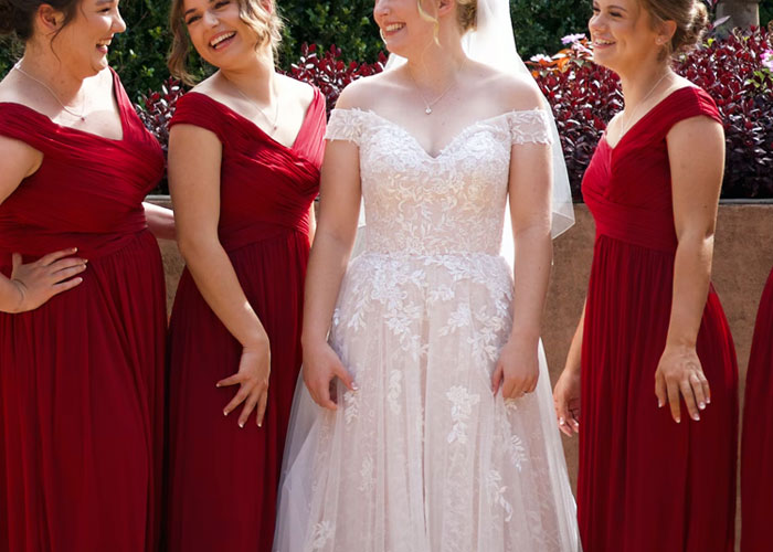 Woman Red Dress To Cousin's Wedding To Show That She Slept With The Groom First, But The Bride Outsmarts Her | Bored Panda