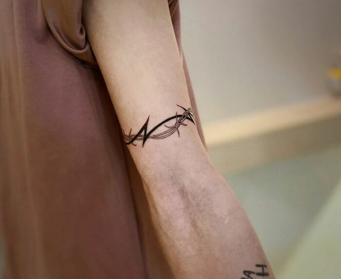 Thorny armband tattoo