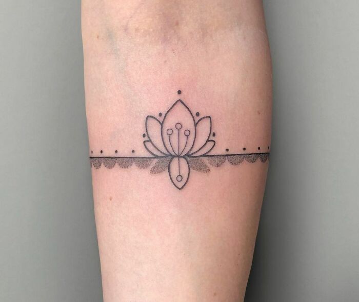 Bracelet With A Lotus Flower armband tattoo