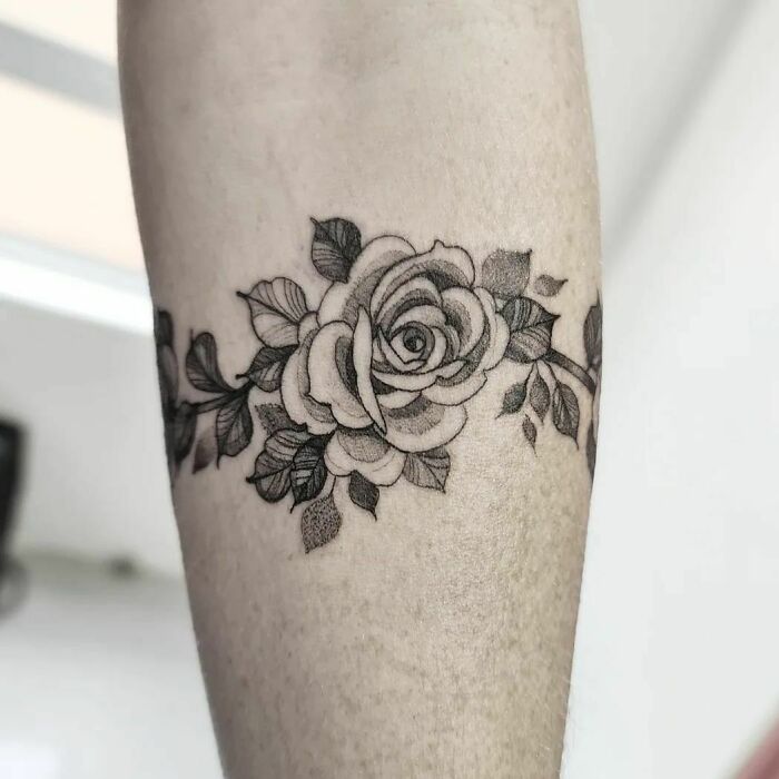Rose armband tattoo