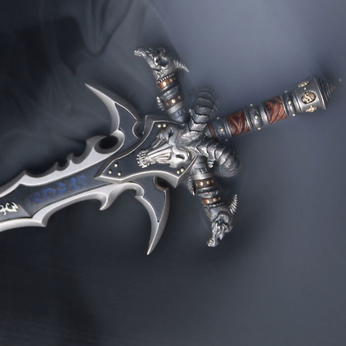 Jeweler Spends Over 700 Hours Recreating Warcraft’s Most Legendary Blade In Gold And Silver