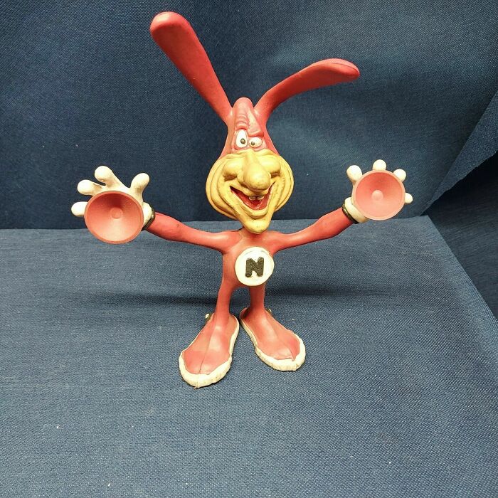 How Does "Avoiding" This Noid Make You Want Pizza???? Dang, Now I Want Pizza