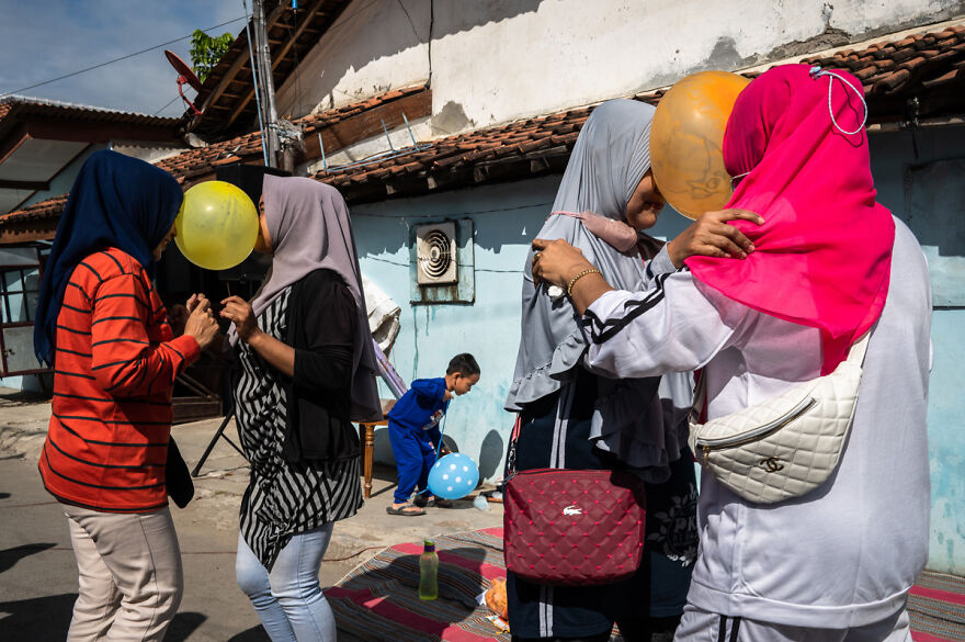 Street Photography Contest: Meet The Winners And Finalists Of The Independent Photographer's Awards