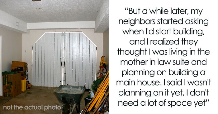 “Karen” Neighbors Are Mad At This Person For Buying Land Next To Them And Not Planning To Build A House Like Everyone Else