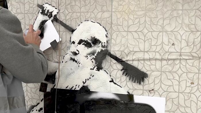 Banksy: Ukrainian mum spoke to artist as he painted on wall