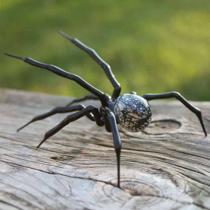 I Am A Ukrainian Artist Who Creates Glass Figures Of Spiders In The Lampwork Technique (8 Pics)