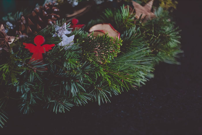 Pine Cone Wreath with decorations 