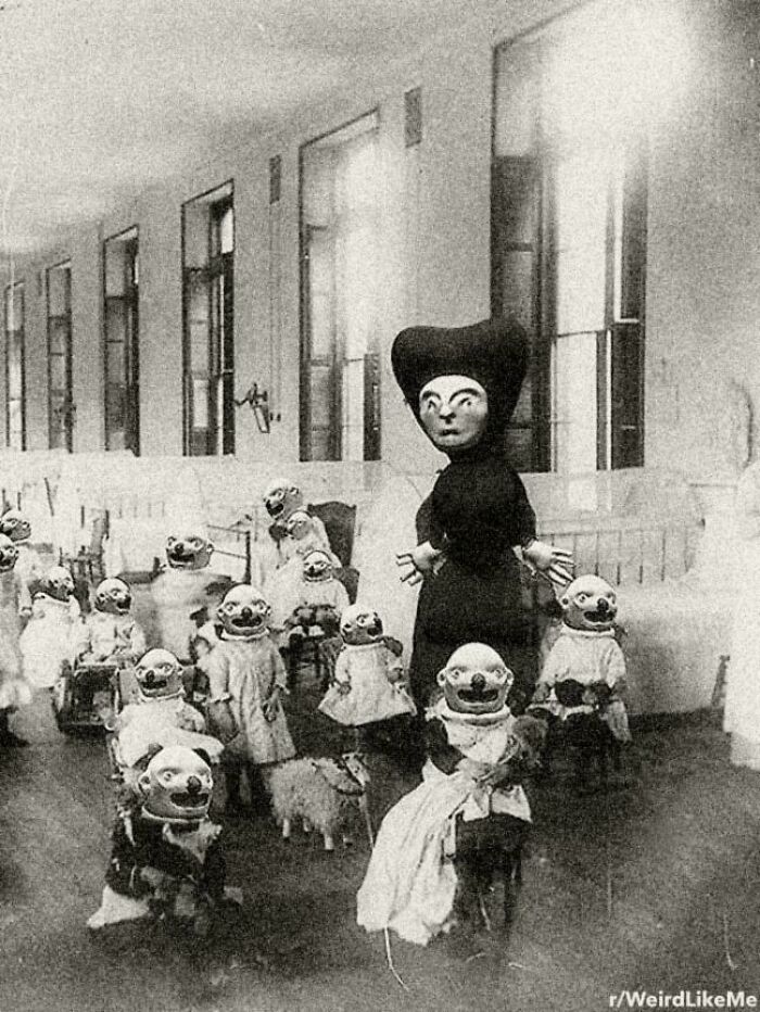 creepy old photograph