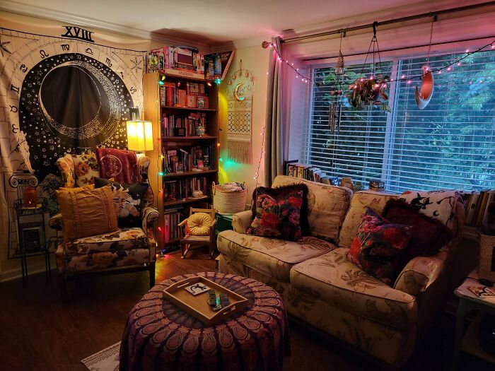 “Female Living Space”: This Online Group Shows Women’s Cozy Homes And ...