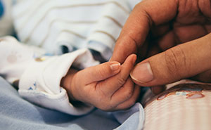 Man Ponders “AITA For Bringing Up My Brother’s ‘Premature’ Birth At Christmas Dinner To Get My Parents To Shut Up?”