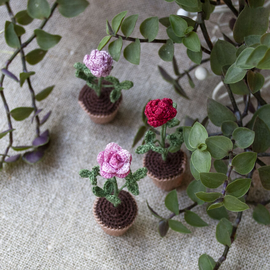 I Am A Miniaturist And Crochet Tiny Flowers.