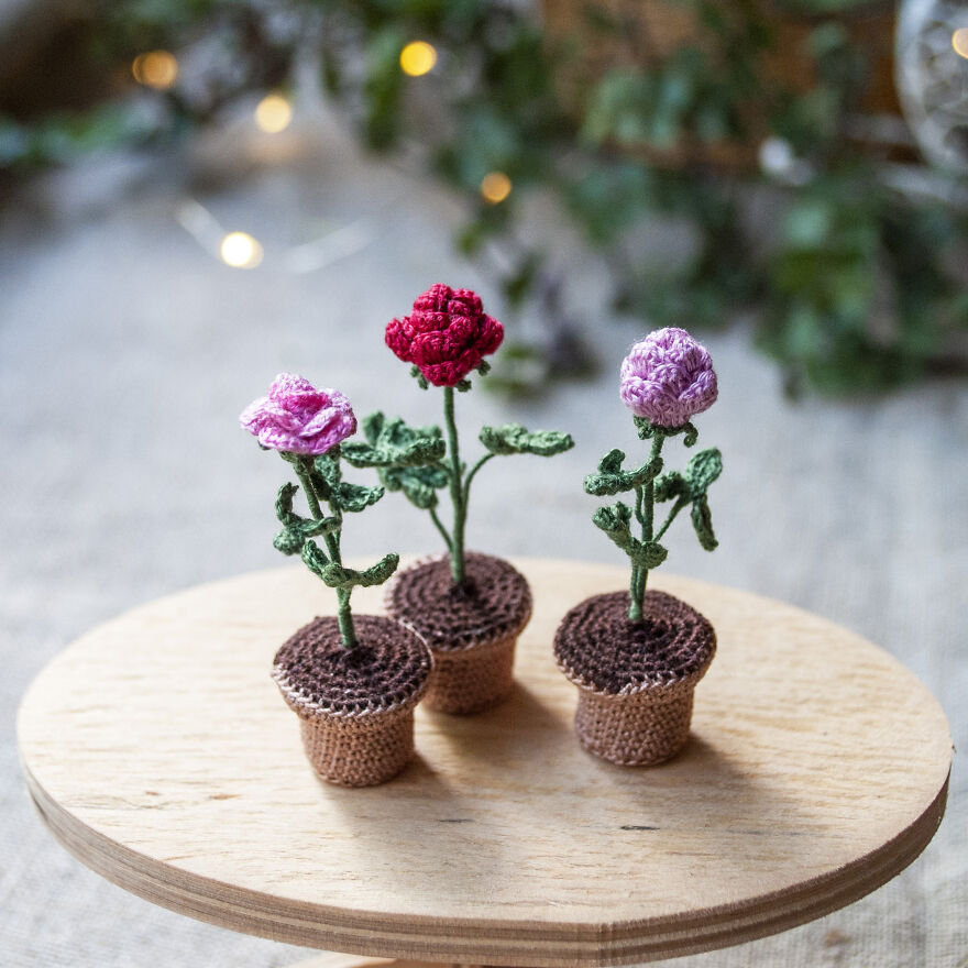 I Am A Miniaturist And Crochet Tiny Flowers.