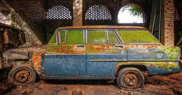 We Have Discovered An Abandoned Factory In Portugal With Old Classic