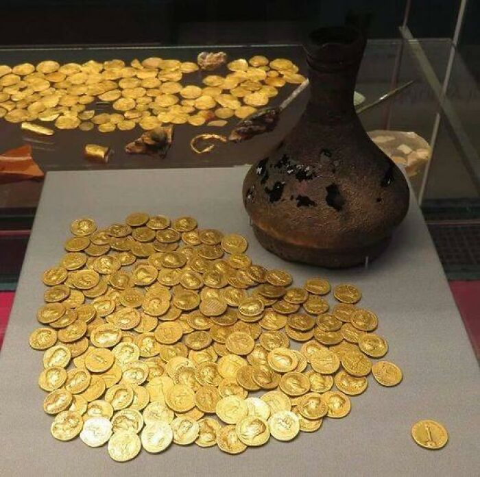 These 160 Aureus Coins Were Found Below The Floor Of A Roman House In Corbridge In 1911