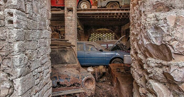 During Our Exploration Of Abandoned Factory, We Were Surprised By Unexpected Finds Of Classic Cars (17 Pics)