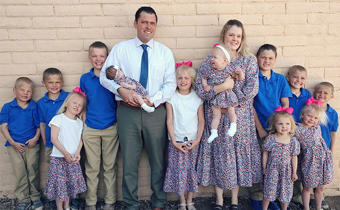 “Little House In The High Desert”: This Couple Had 12 Kids In 12 Years